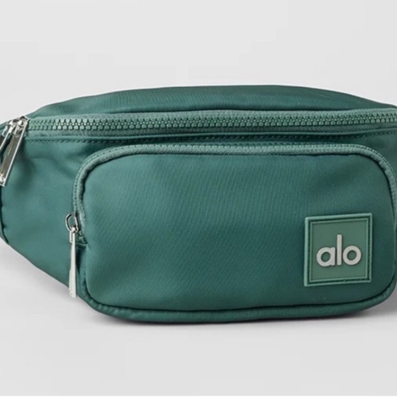 ALO Yoga Explorer Bag Winter Ivy - Picture 2 of 5